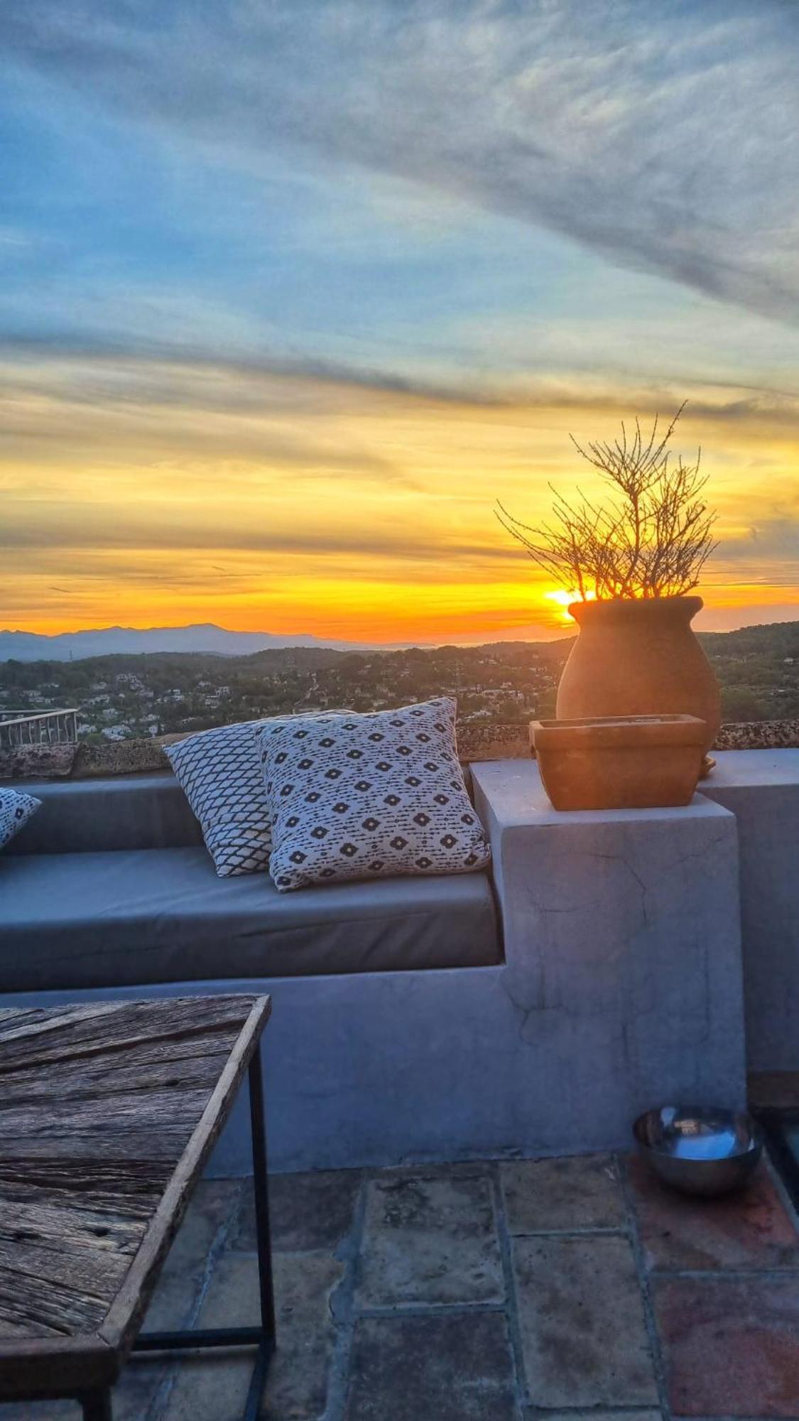 Townhouse Mougins In The Old Village, Fantastic View, Sea And Mountains Esterno foto
