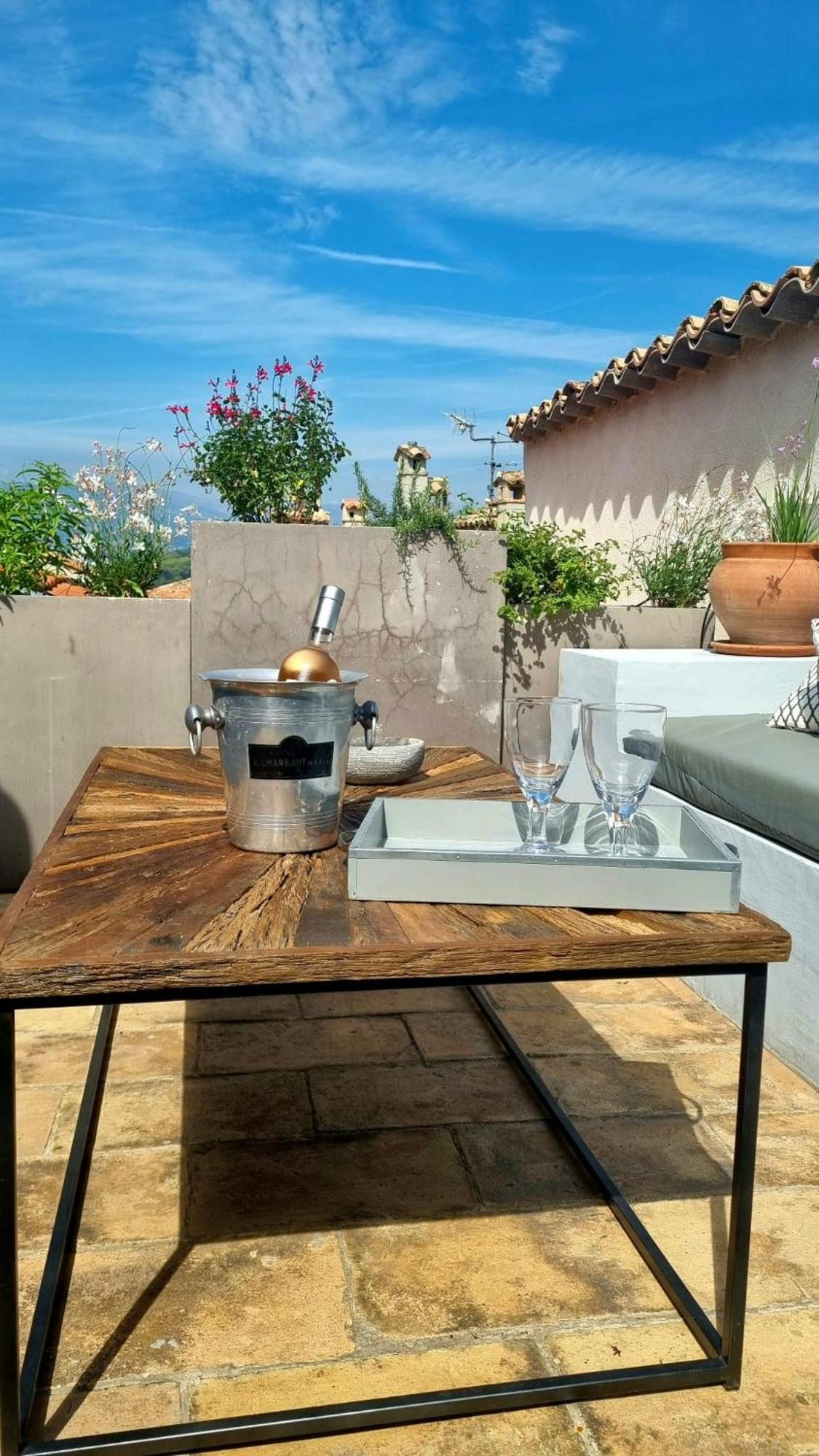 Townhouse Mougins In The Old Village, Fantastic View, Sea And Mountains Esterno foto